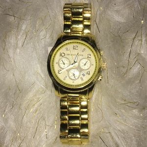 SOLD‼️Gold Michael kors watch